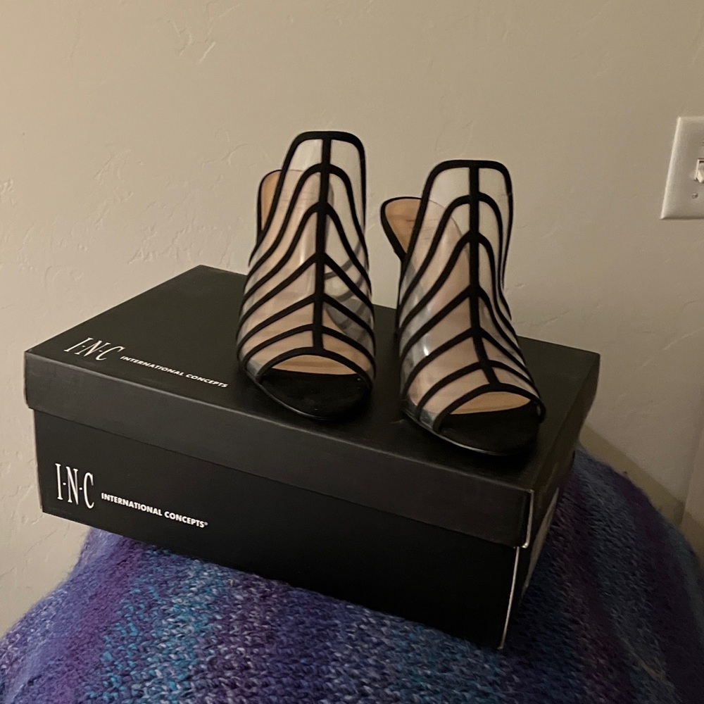 INC International Concepts Black and Cream Heels